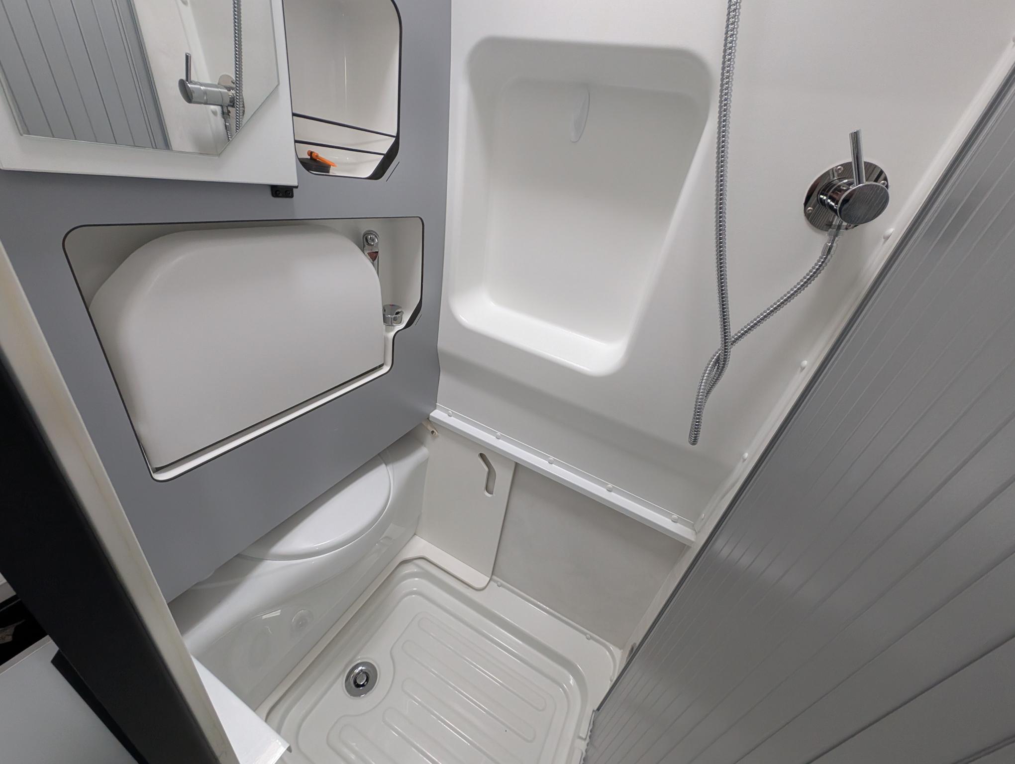 PILOTE V633M PREMIUM AUTOMATIC For Sale Thumb