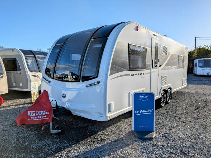 BAILEY ALICANTO DELUXE PORTO For Sale