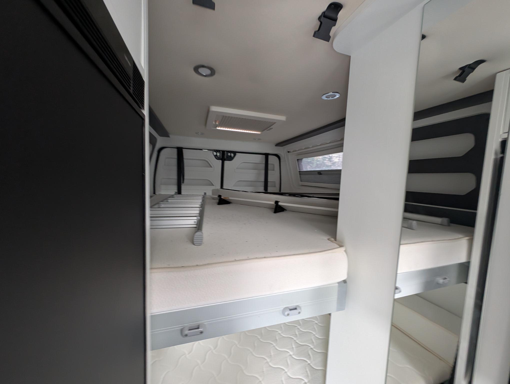 PILOTE V633M PREMIUM AUTOMATIC For Sale Thumb