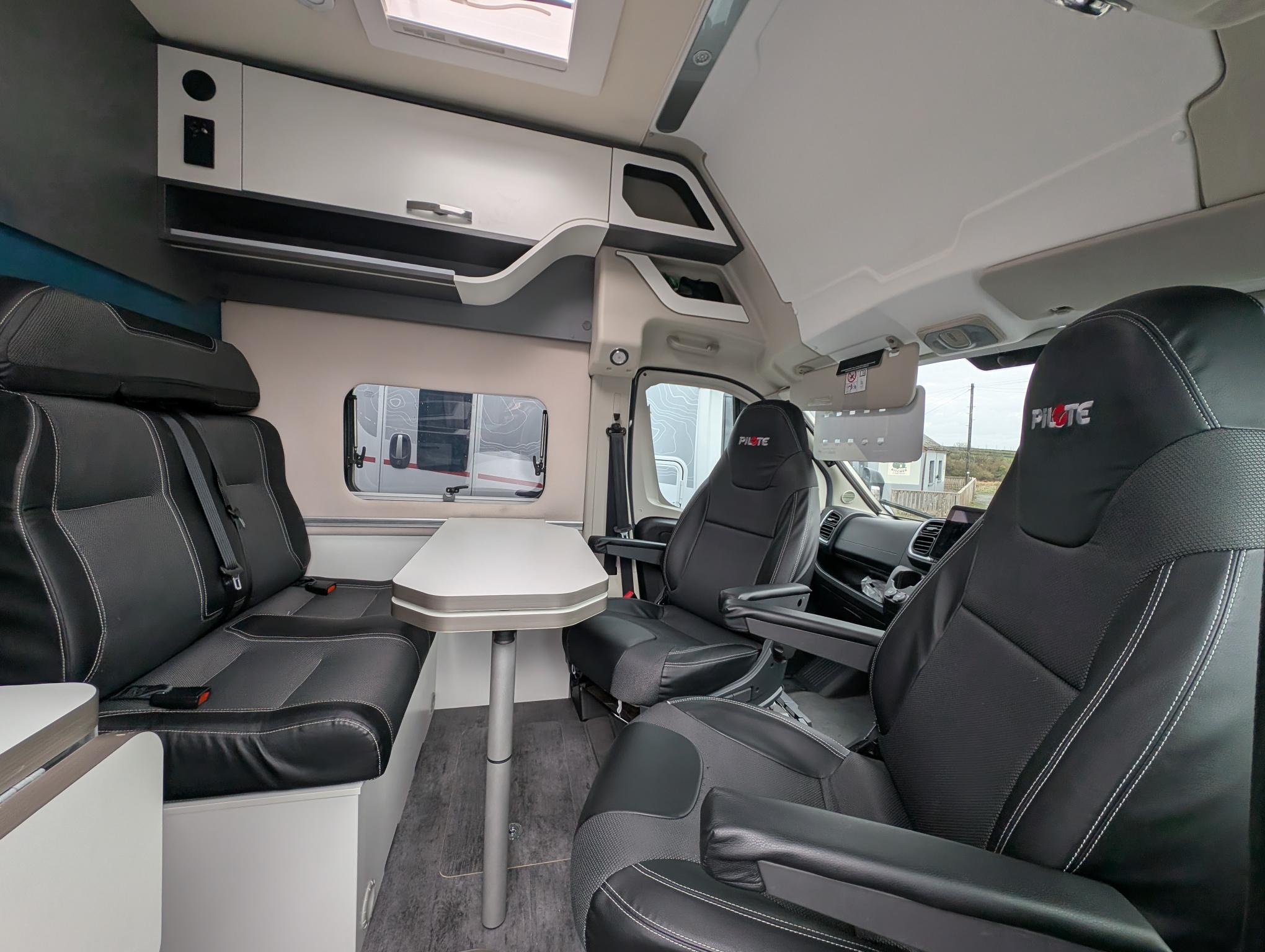 PILOTE V633M PREMIUM AUTOMATIC For Sale Thumb