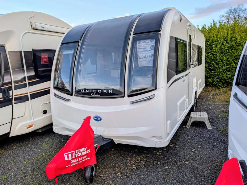 BAILEY UNICORN DELUXE CADIZ  For Sale